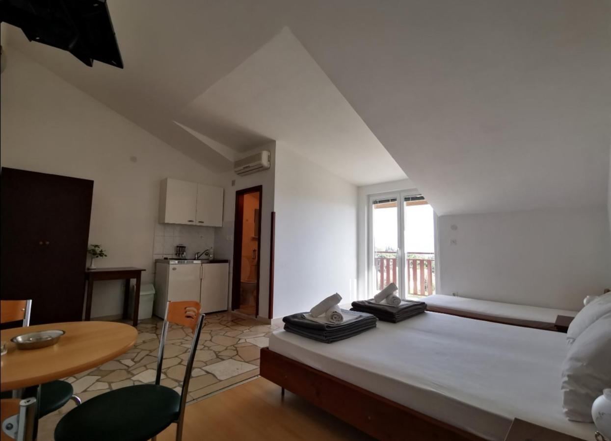Apartments Plazibat Skrip Exterior photo