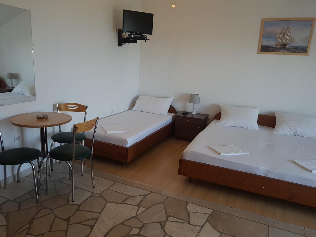 Apartments Plazibat Skrip Exterior photo