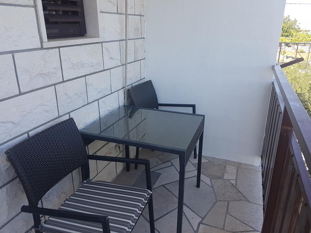 Apartments Plazibat Skrip Exterior photo