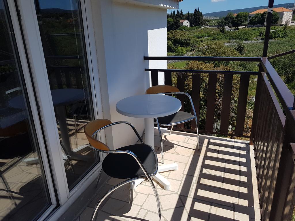 Apartments Plazibat Skrip Exterior photo