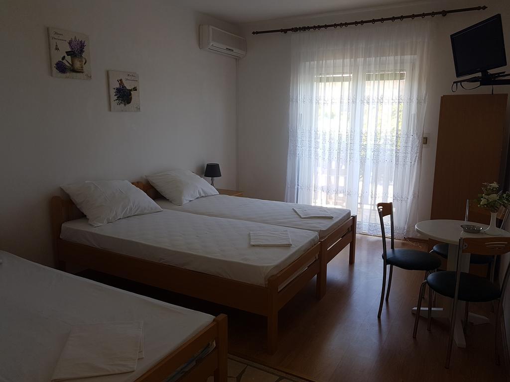 Apartments Plazibat Skrip Exterior photo